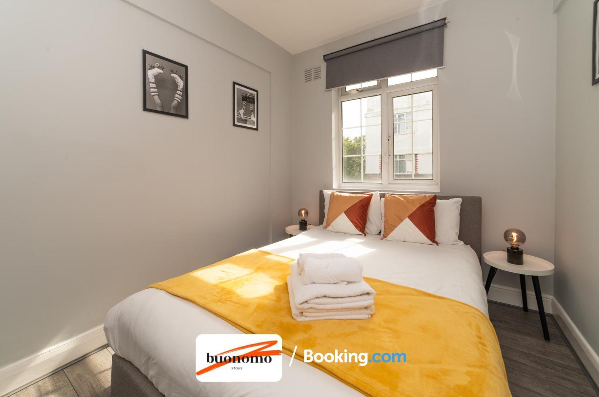 Two Bedroom Apartment By Buonomo Stays Short Lets & Serviced Accommodation With Balcony Londres Exterior foto