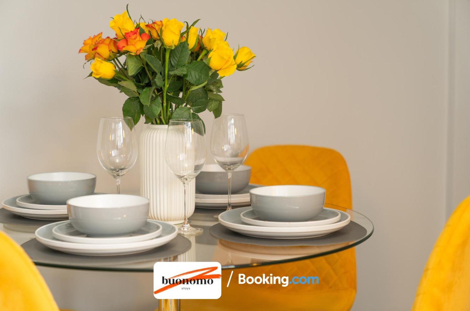 Two Bedroom Apartment By Buonomo Stays Short Lets & Serviced Accommodation With Balcony Londres Exterior foto