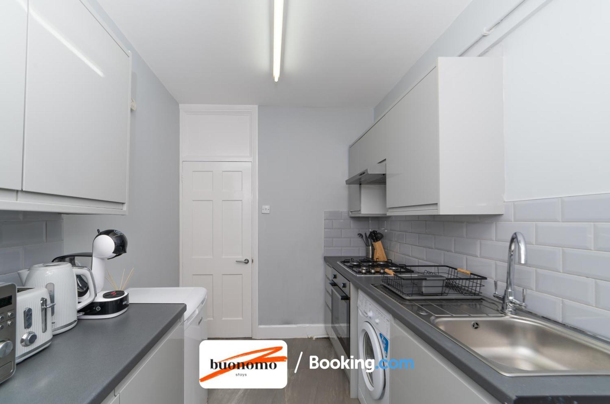 Two Bedroom Apartment By Buonomo Stays Short Lets & Serviced Accommodation With Balcony Londres Exterior foto